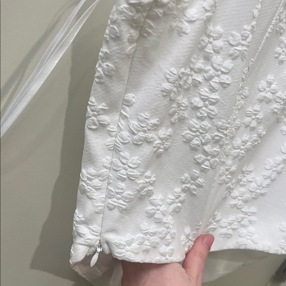 Altar’d State: Elegant White Embroidered Women's Corset Top with Boning - Picture 8 of 8